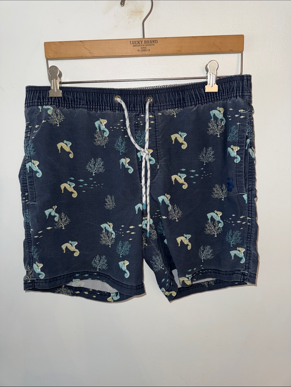 Party Pants Men’s Medium Navy Seahorse & Coral Print Swim Trunks / Board Shorts